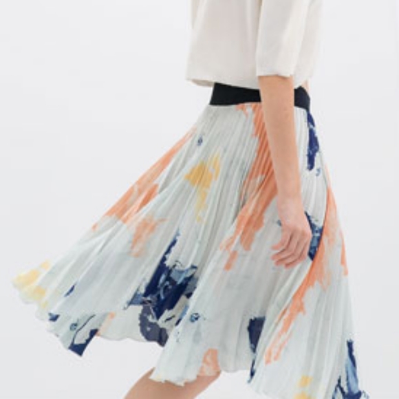 Zara Dresses & Skirts - Zara ruffled paint splatter skirt
